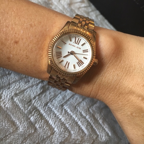Michael Kors rose gold watch 🌹 - Picture 2 of 4