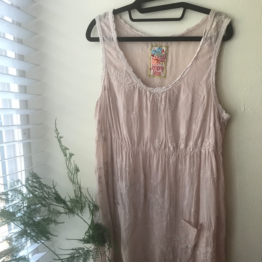 Johnny Was petal pink embroidered dress💗