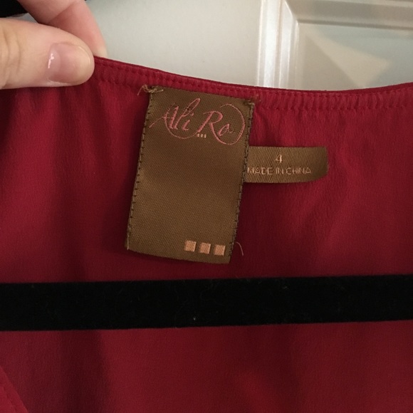 Red dress - Picture 2 of 2