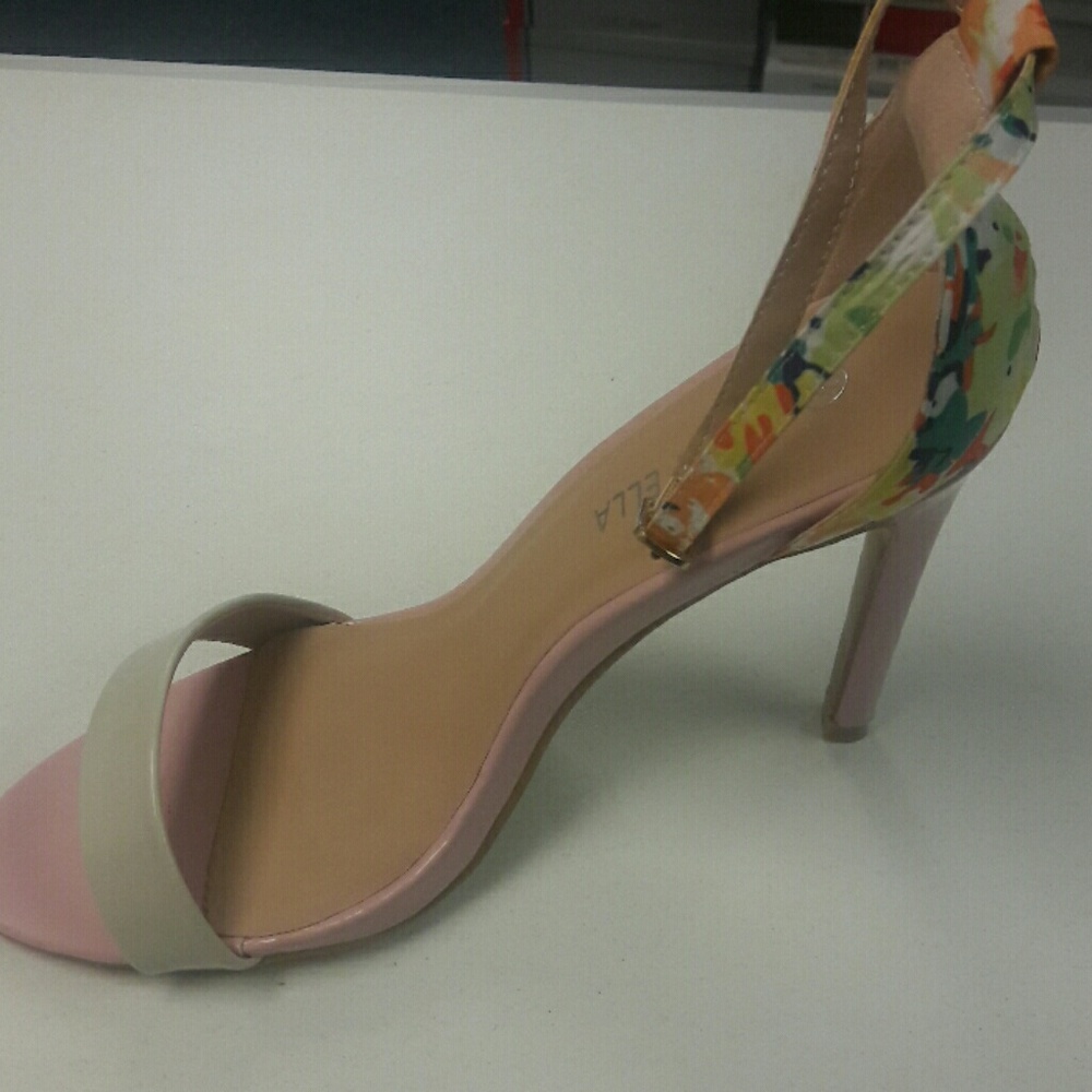 👠NEW👠Nude high heels - Picture 2 of 4