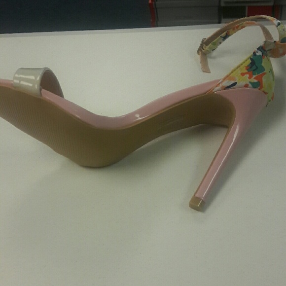 👠NEW👠Nude high heels - Picture 3 of 4