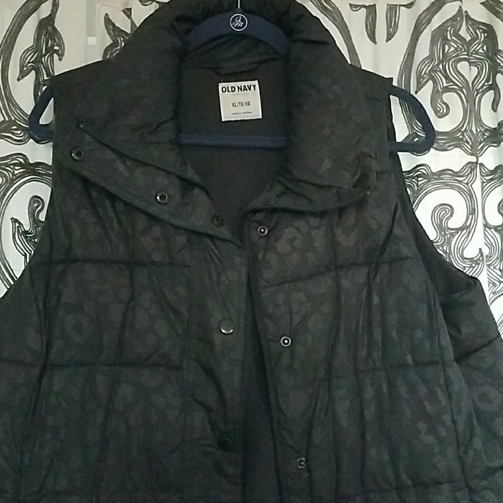 Old navy gray leopard vest