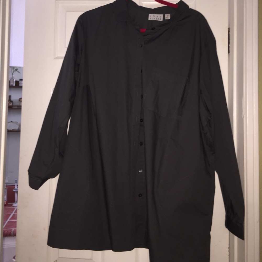 Longsleeved boyfriend shirt.