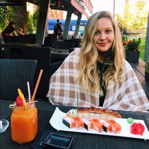 Meet your Posher, Paulina