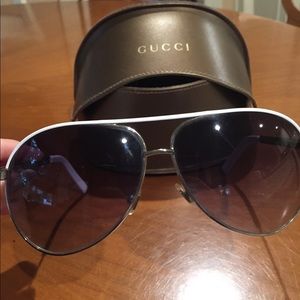 Gucci aviator sunglasses. Amazing condition.