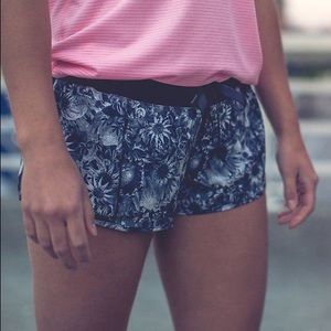 Lululemon hotty hot shorts