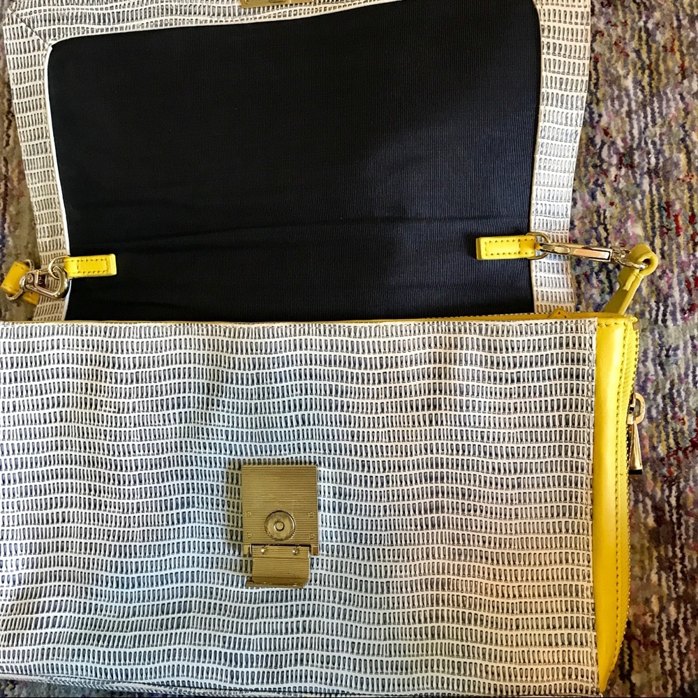 Pour la Victoire Designer Leather Shoulder Bag - Picture 6 of 7