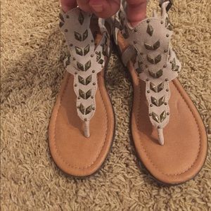 Minnetonka size 6 sandal