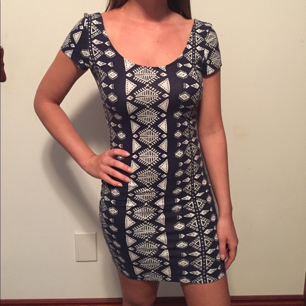 Patterned bodycon dress