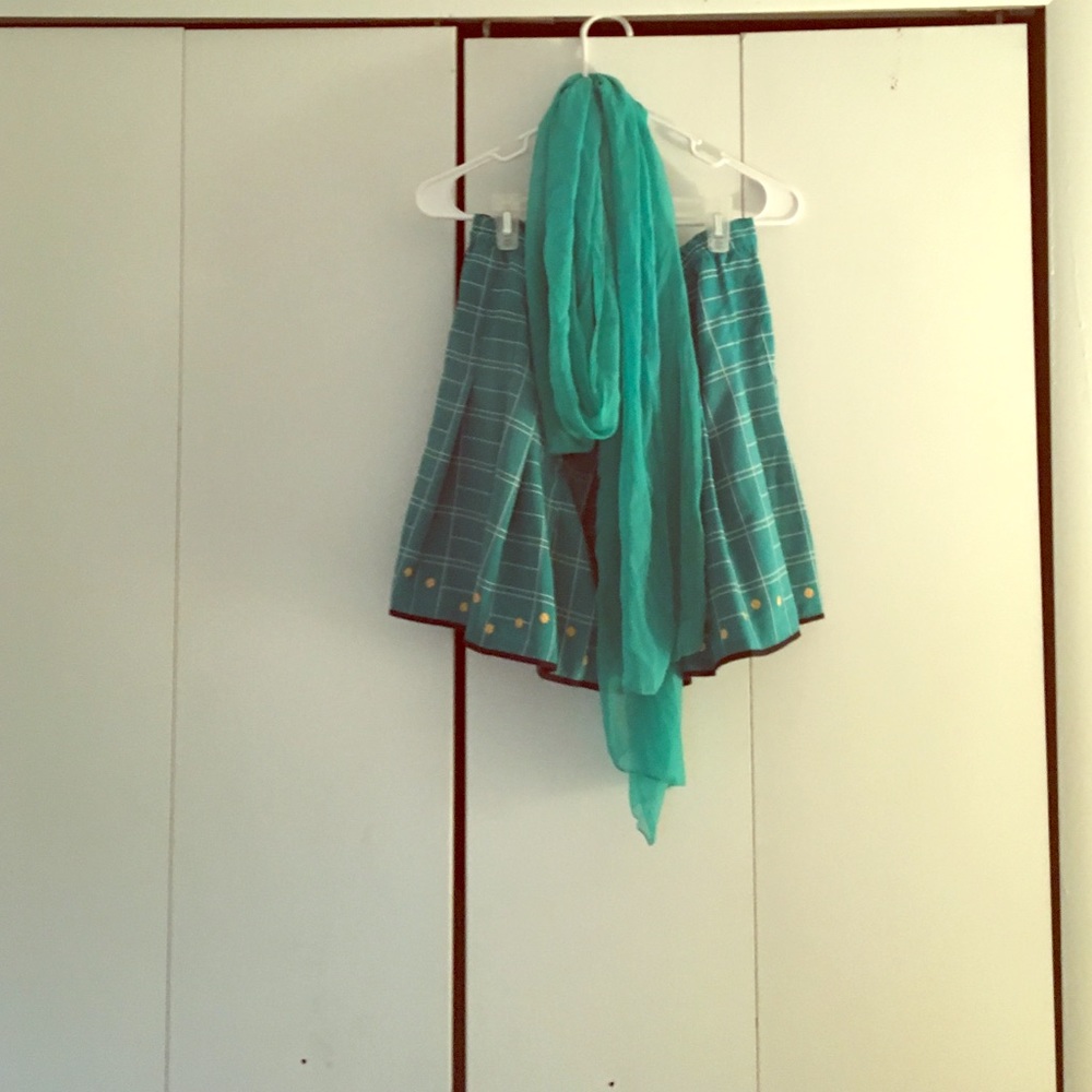 Vintage short skirt and scarf