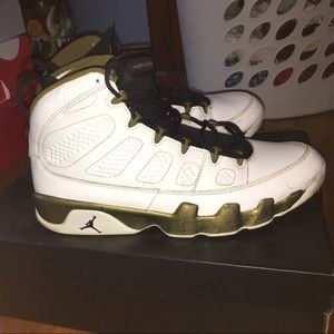 Jordan retro 9 Militia Green