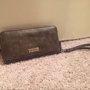Jessica Simpson wallet