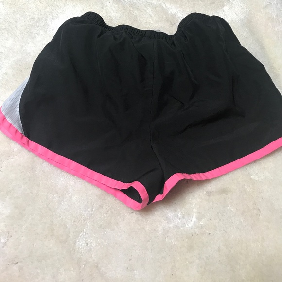 Shorts - Picture 2 of 4