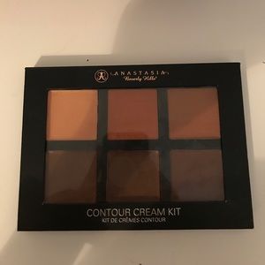 barely used anastasia cream contour kit