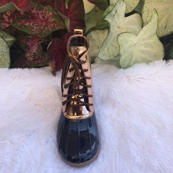 LADIES ROSE GOLD/ NAVY LACE UP DUCK BOOTS - Picture 3 of 6