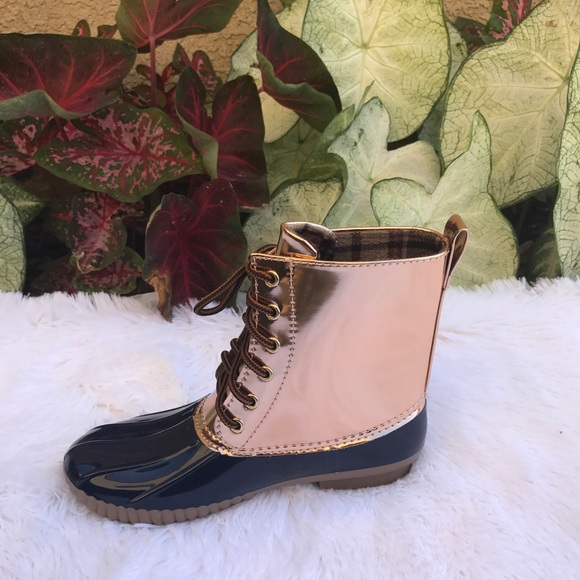 LADIES ROSE GOLD/ NAVY LACE UP DUCK BOOTS - Picture 4 of 6