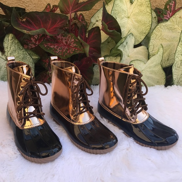 LADIES ROSE GOLD/ NAVY LACE UP DUCK BOOTS - Picture 6 of 6