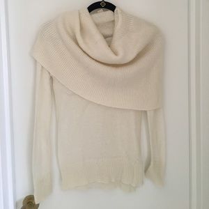 FALL TIME! 🍁 Gorgeous Cowl Neck Sweater