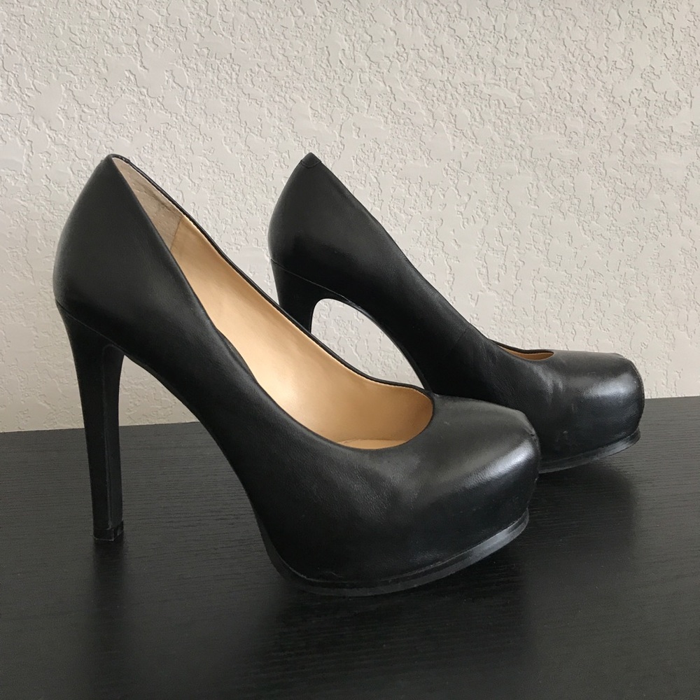 Gianni Bini Black Pumps / Heels