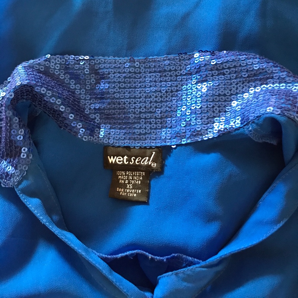 Button down - Picture 3 of 3