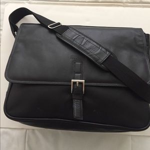 Kenneth Cole Reaction leather laptop bag