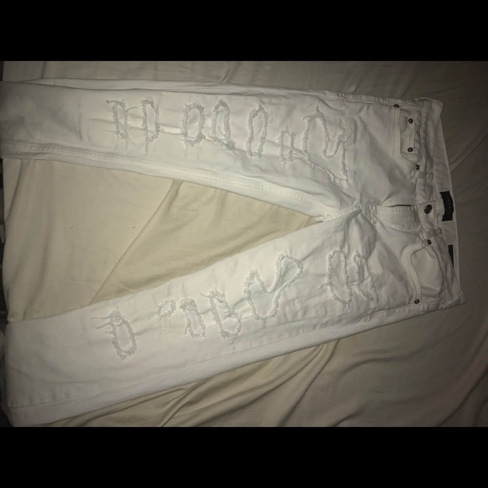 Men's white distressed pants