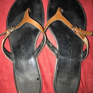 Size 39 1/2 which fits like a 9