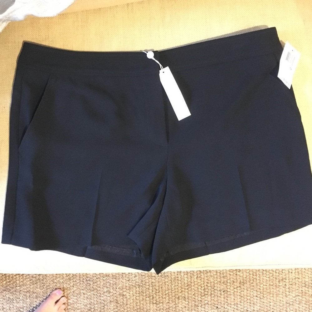 Trina Turk Shorts - Picture 2 of 3