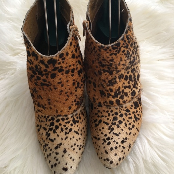 SOLD Matisse Booties - Picture 2 of 3