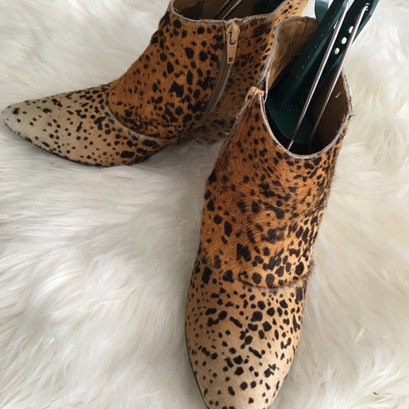 SOLD Matisse Booties - Picture 3 of 3