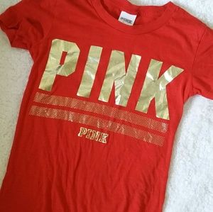 vs pink tshirt