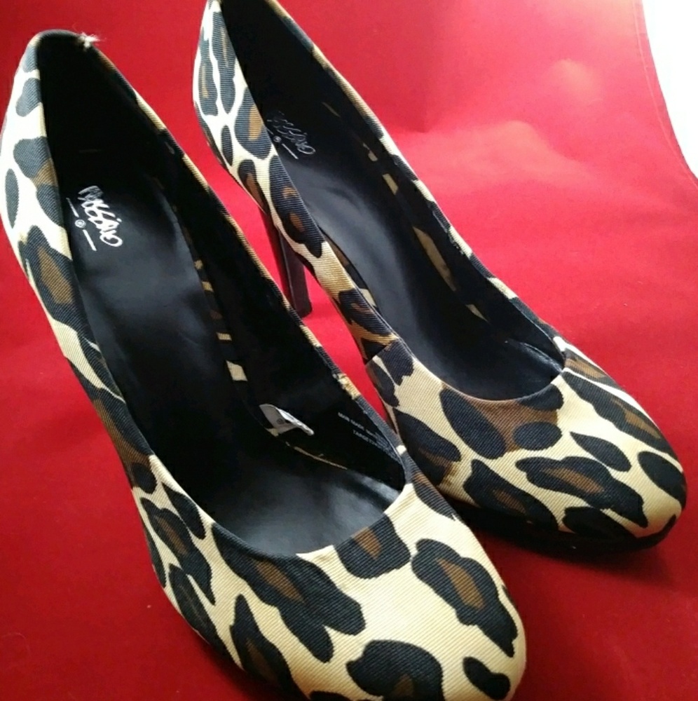 Mossimo Women Shoes Animal Print Pumps Size 7