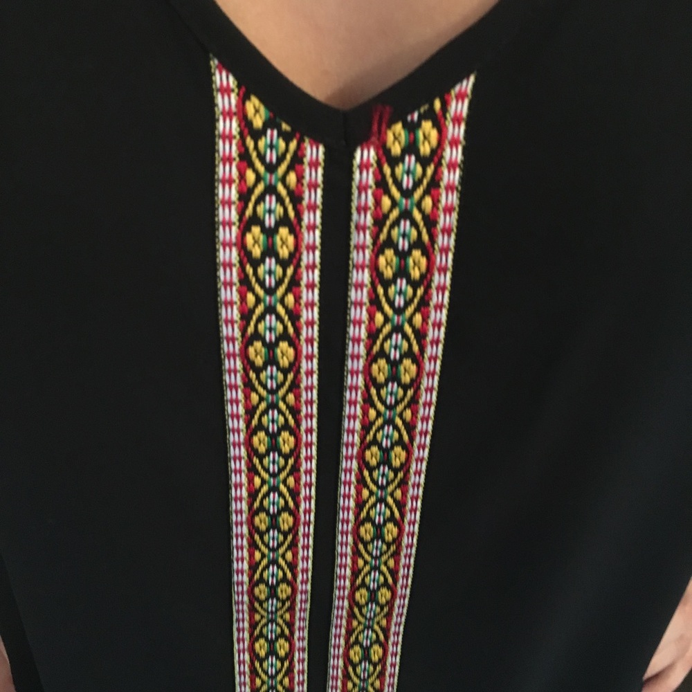 Aztec Design Blouse - Picture 3 of 3