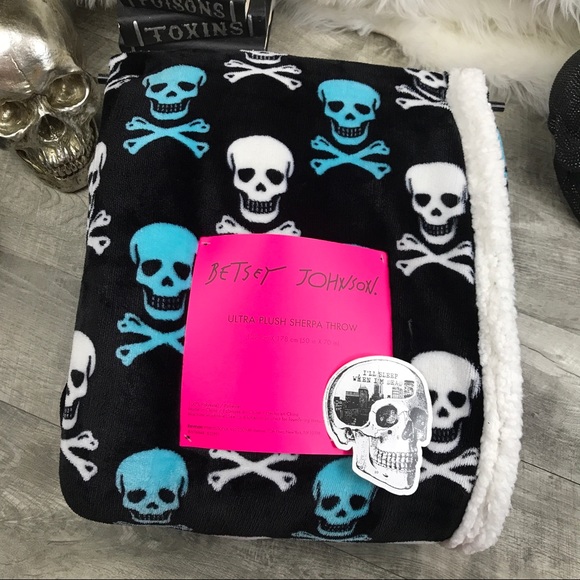 Betsey Johnson Accessories - Betsey Johnson Black Skull Crossbones Sherpa Throw