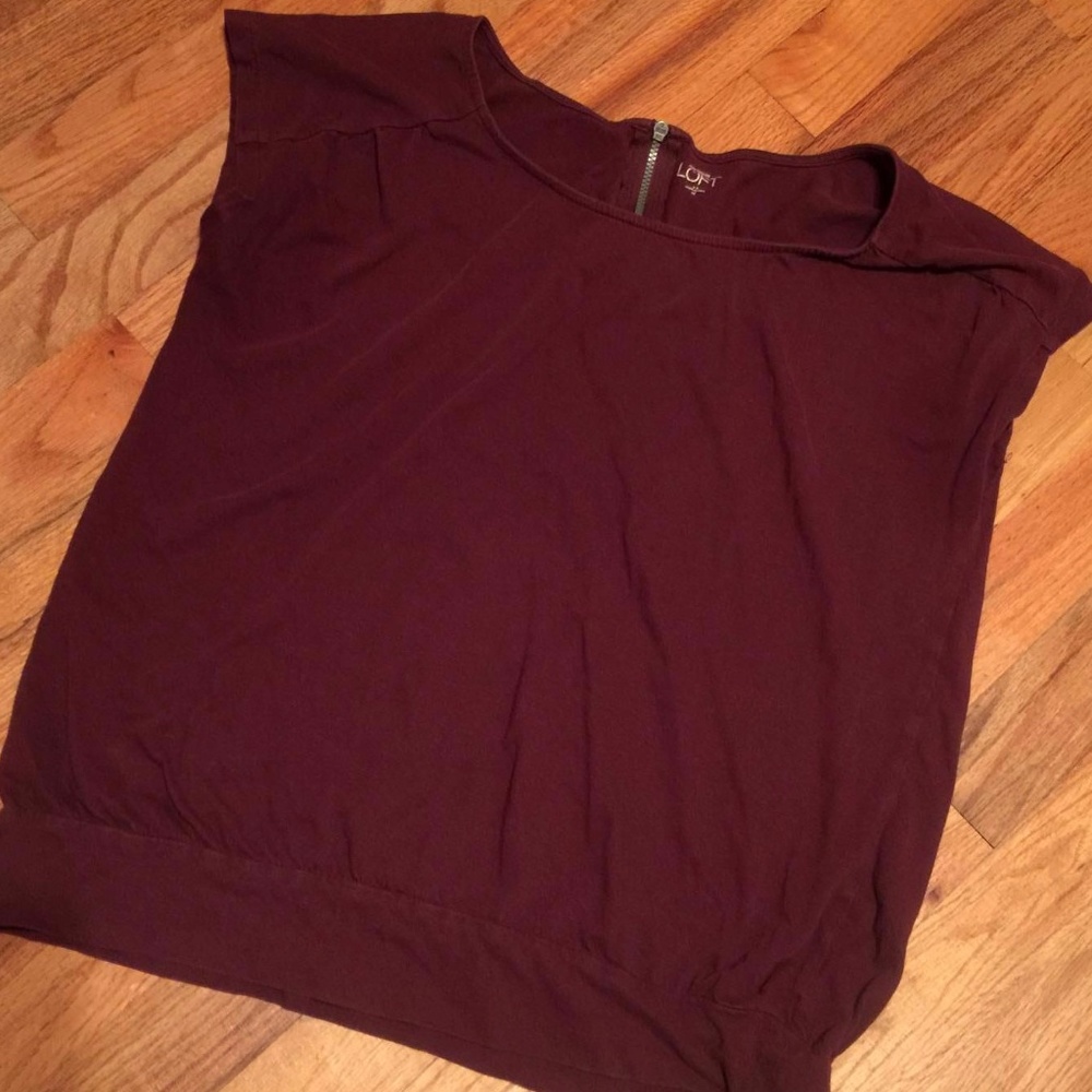 Loft Short-sleeve shirt.