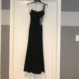 Black one strapped prom dress!