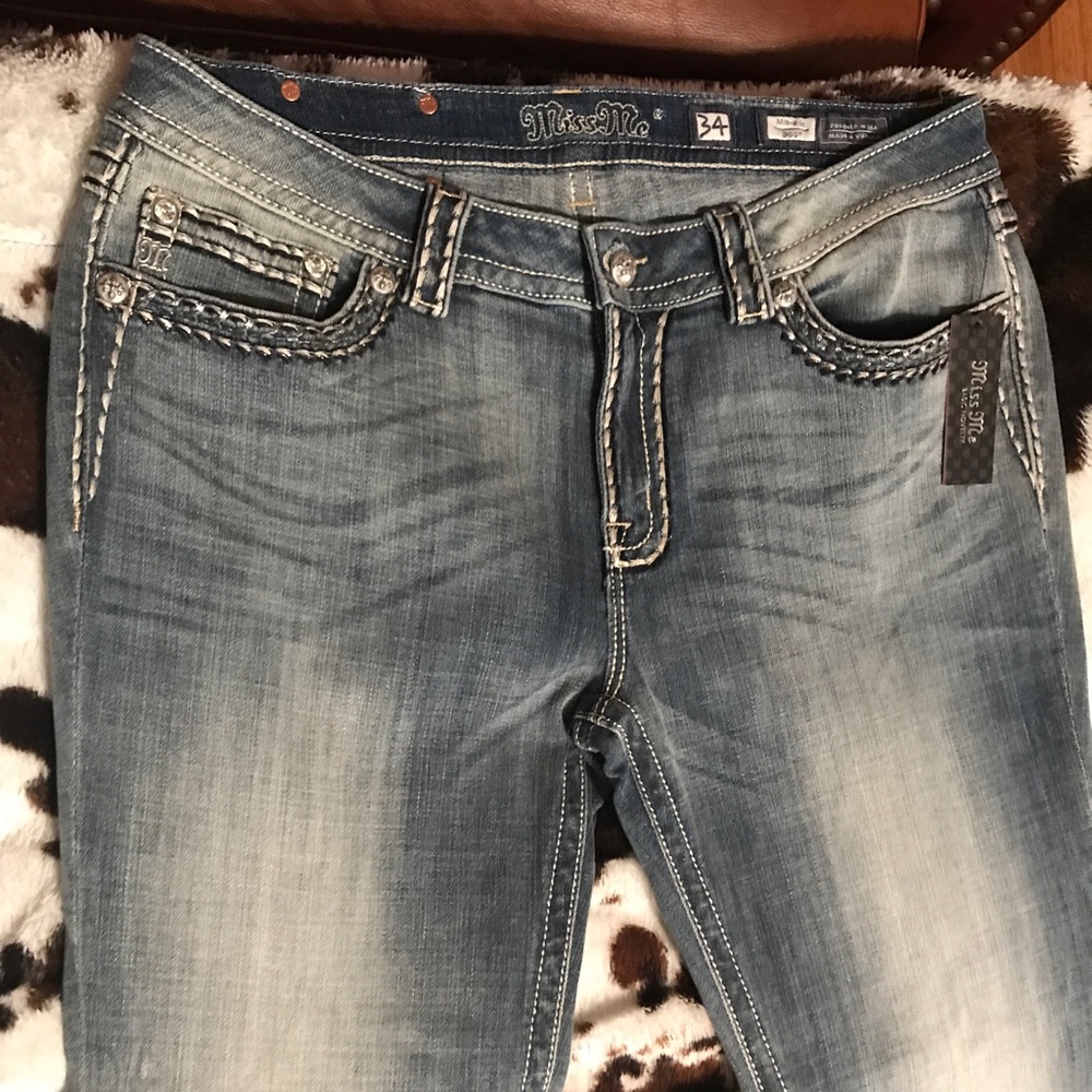NWT Miss Me Mid rise boot cut jeans Size 34