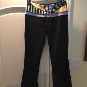 Lululemon reversible yoga pants size 6