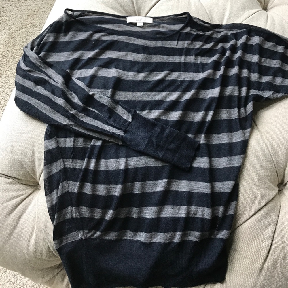 Ann Taylor LOFT light weight sweater