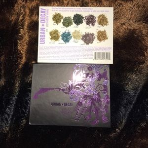 New without box Urban Decay eyeshadow palette