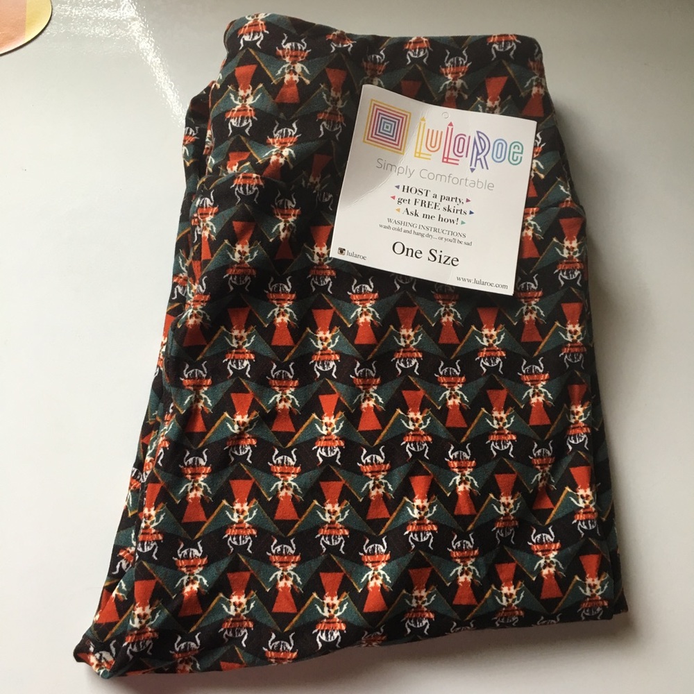 *SOLD*LuLaRoe OS Leggings - NWT