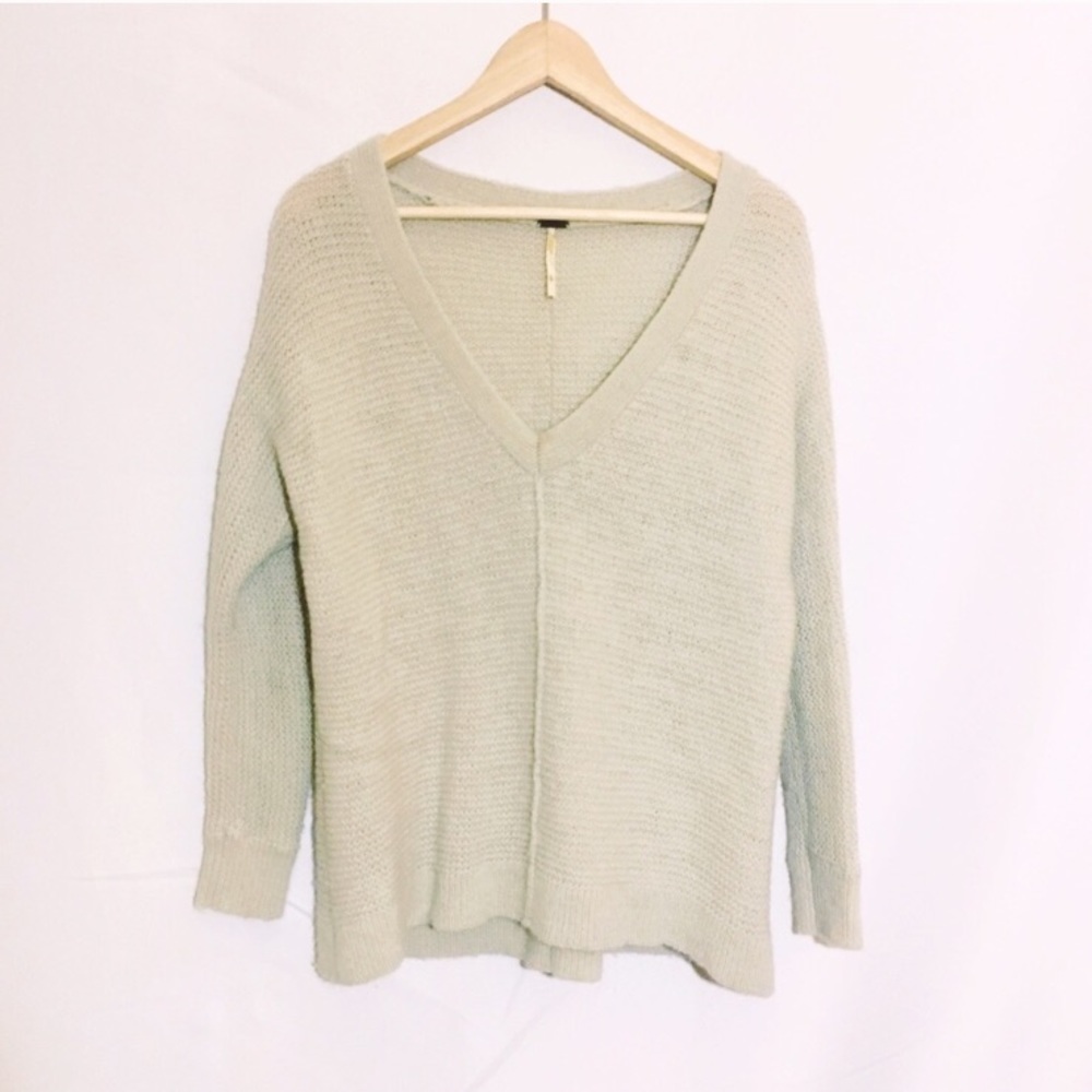 🌿 Free People Cream V-Neck Wool Sweater