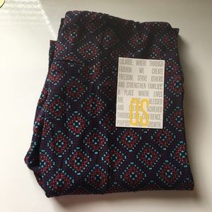 *SOLD*LuLaRoe OS Leggings - NWT