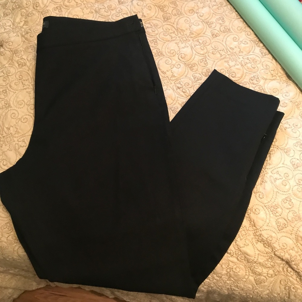 NWOT Sloan skinny slacks
