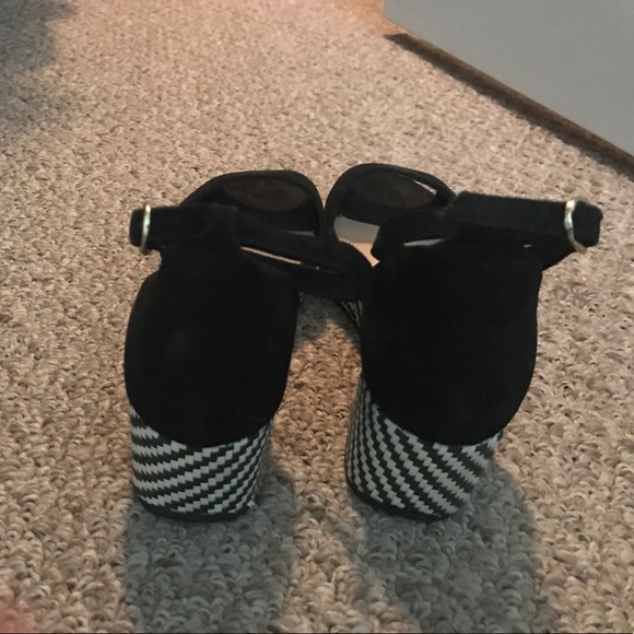 Black wedges with pattern - Picture 4 of 5