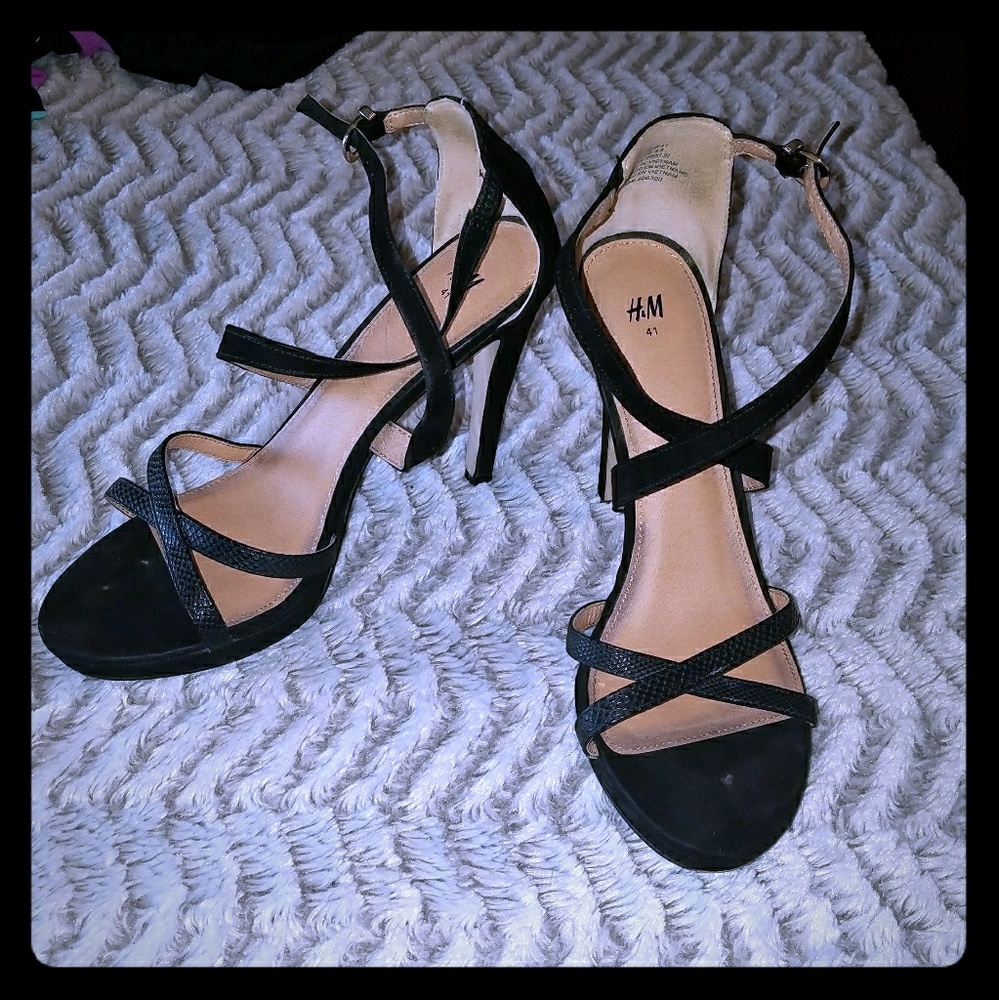 Forever 21 Strappy Black Heela6