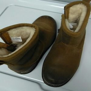 UGG Mens Boots US 10M