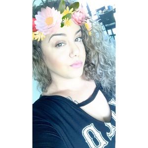 Meet your Posher, Iris