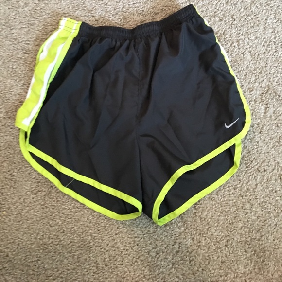 Nike shorts - Picture 2 of 3