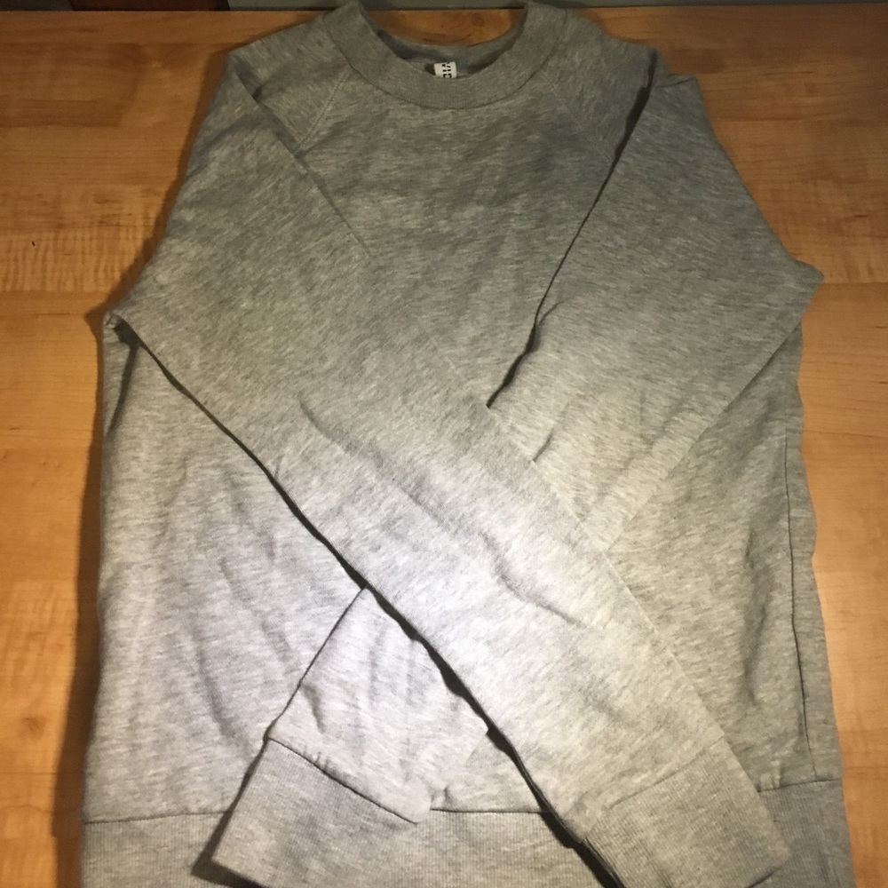 H&M SWEATER - Picture 2 of 2